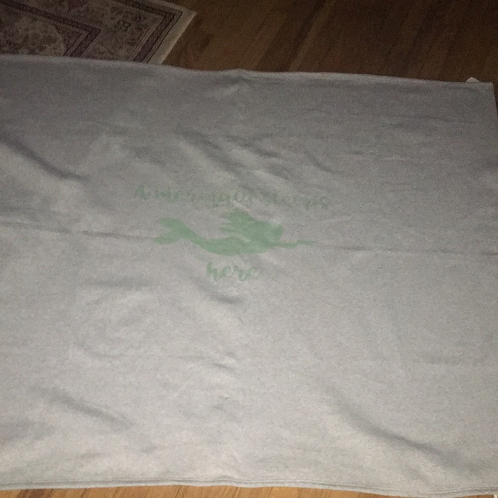 A Mermaid  🧜🏼‍♀️ Sleeps Here Blanket